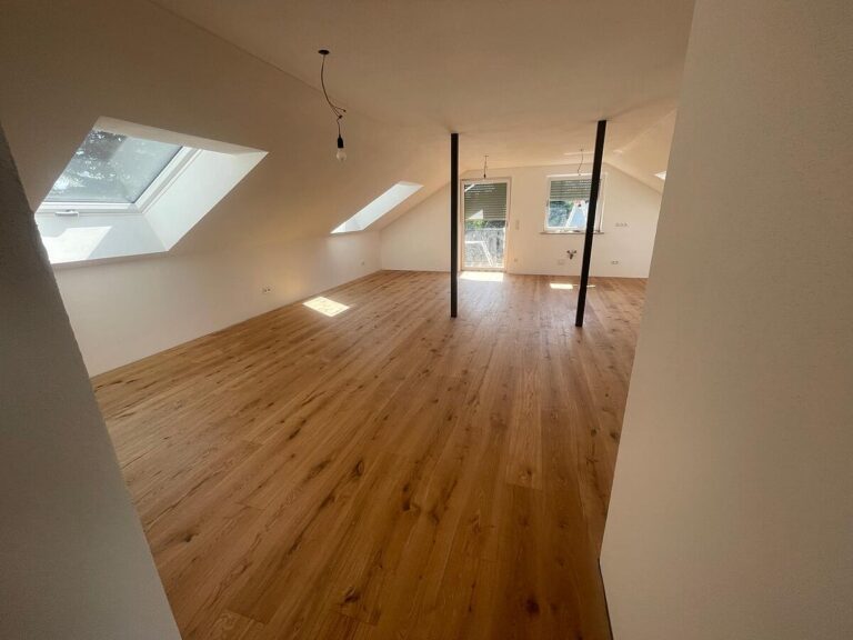 Fertige Dachgeschosswohnung bei der Übergabe an den Bauherrn